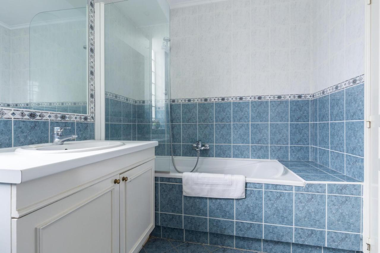 Bright Two Bedroomed On The In With Huge Terrace With Fabulous Sea Views - 2001 *