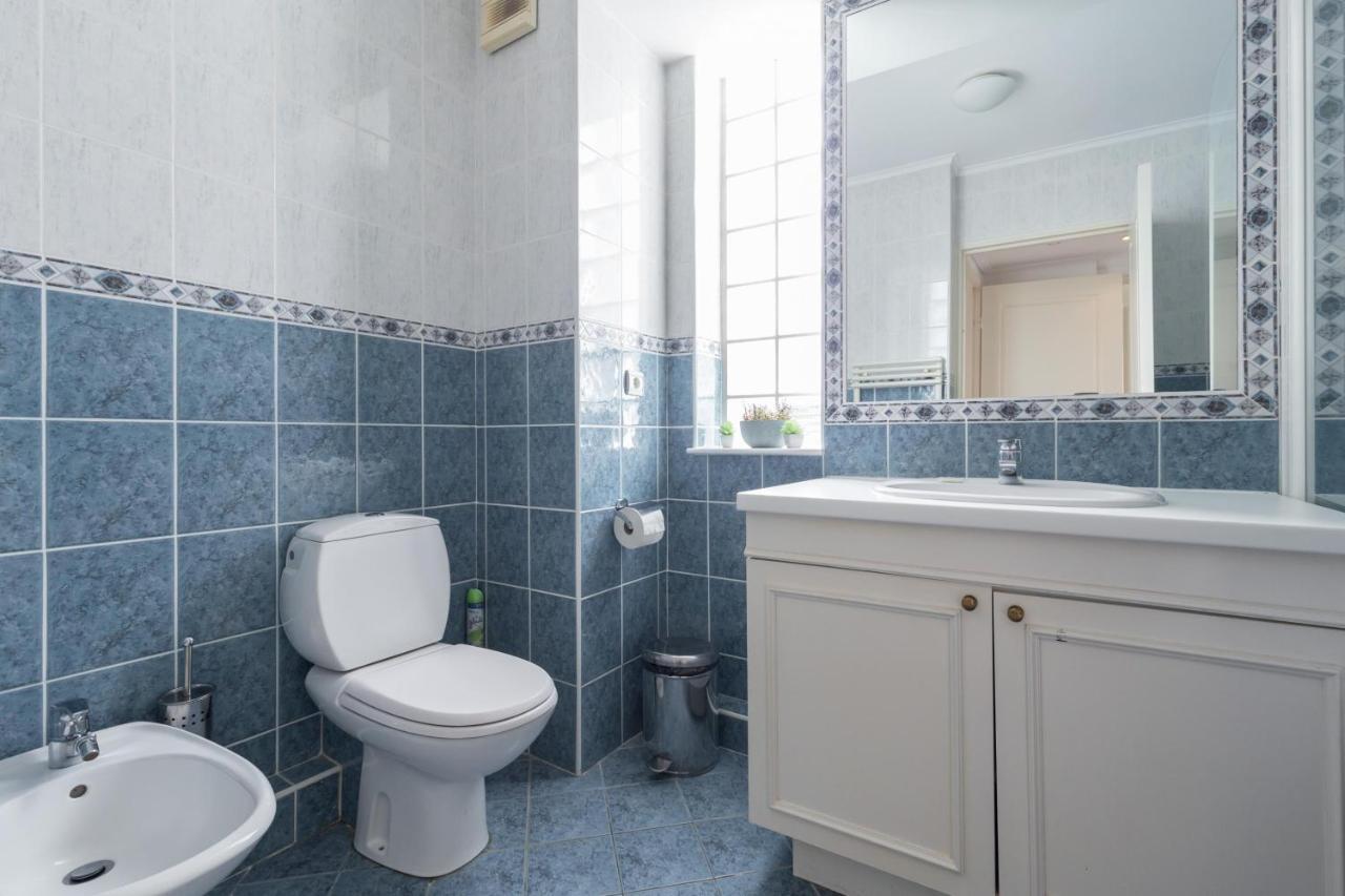 Bright Two Bedroomed On The In With Huge Terrace With Fabulous Sea Views - 2001 Appartement